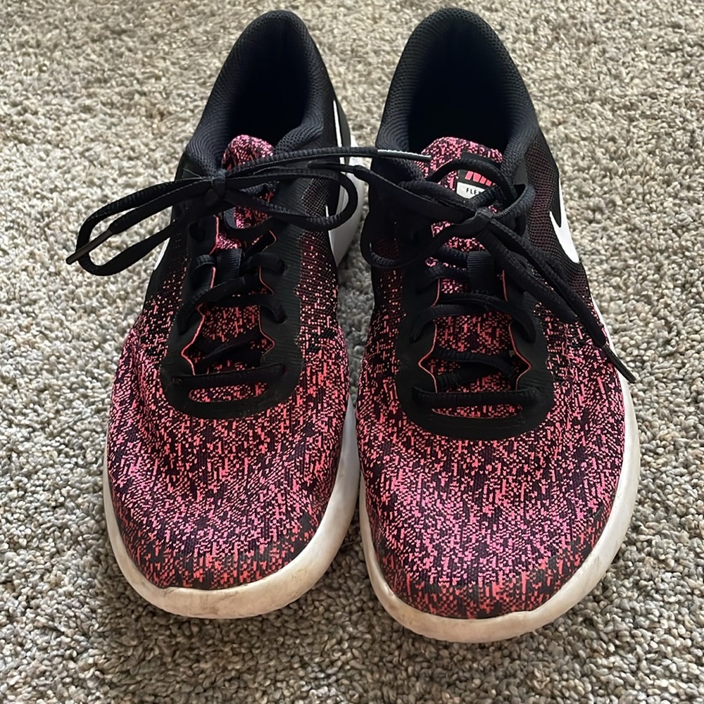 Nike Sneakers - Picture 3 of 6